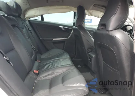 2014 Volvo S60 T5 из США, поврежденный, VIN YV1612FS2E1291527